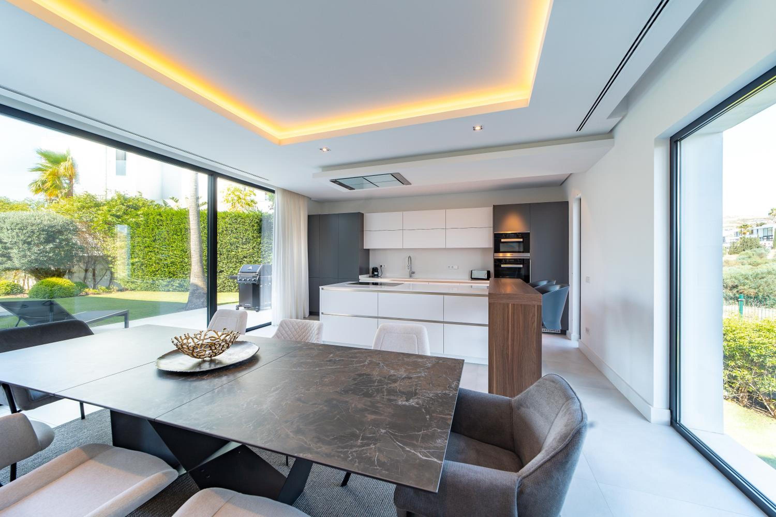 Luxury Villa MBH