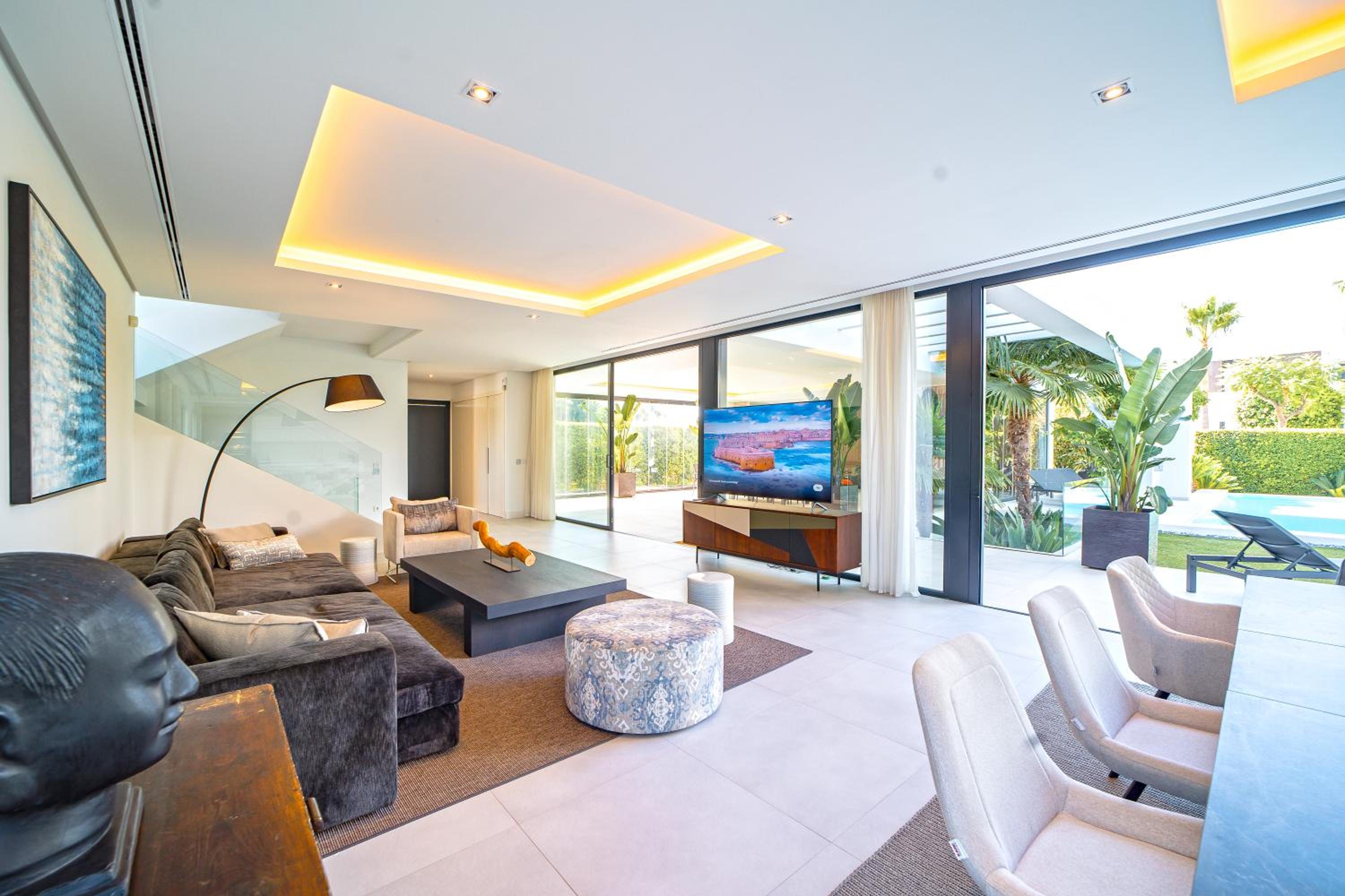 Luxury Villa MBH