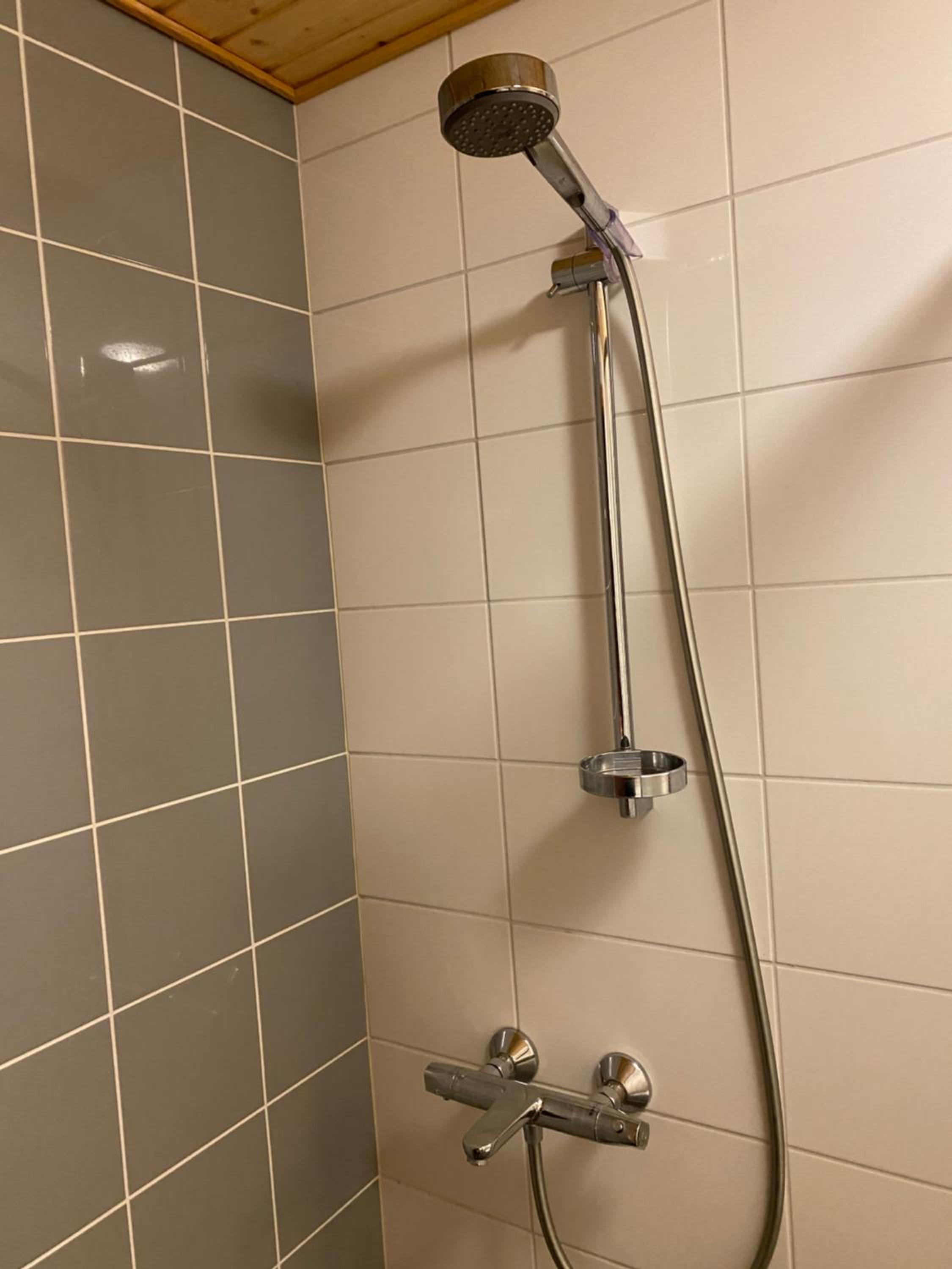 Rauhallinen asunto, sauna ja iso parveke - raitiovaunureitin varrella