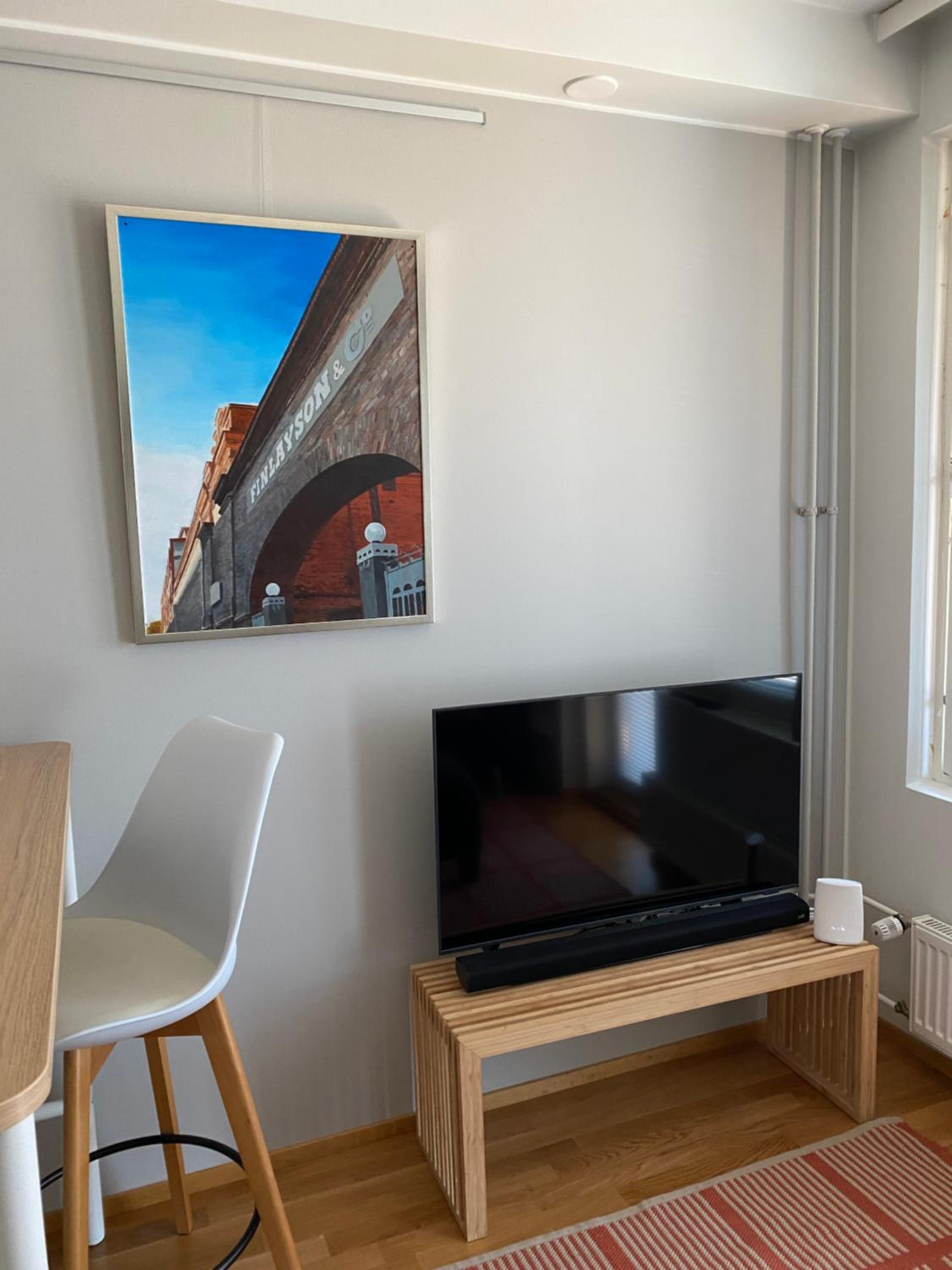 Rauhallinen asunto, sauna ja iso parveke - raitiovaunureitin varrella