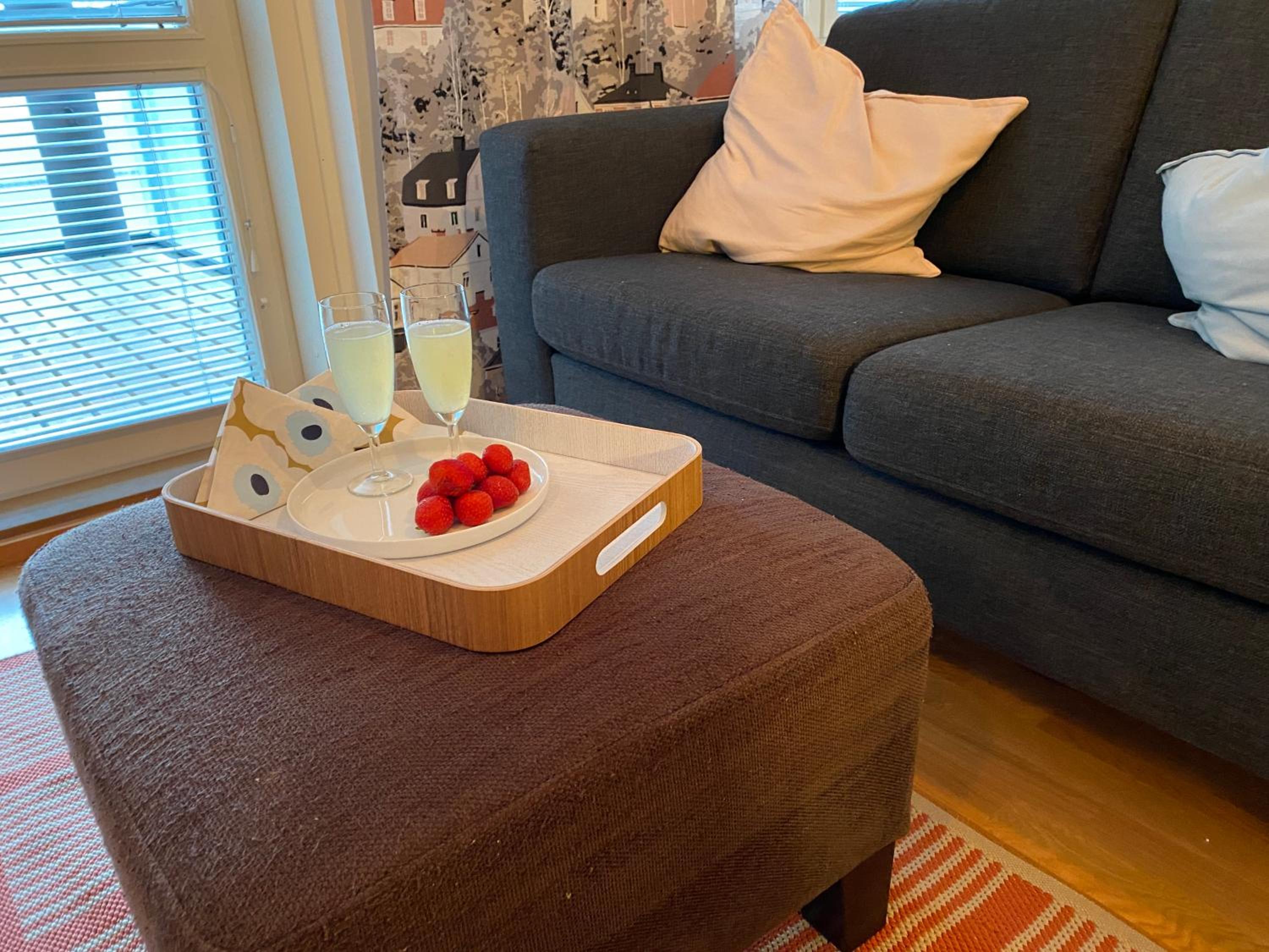 Rauhallinen asunto, sauna ja iso parveke - raitiovaunureitin varrella