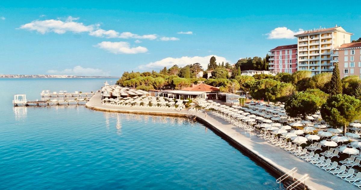 Moon Bay apartment - Free large parking