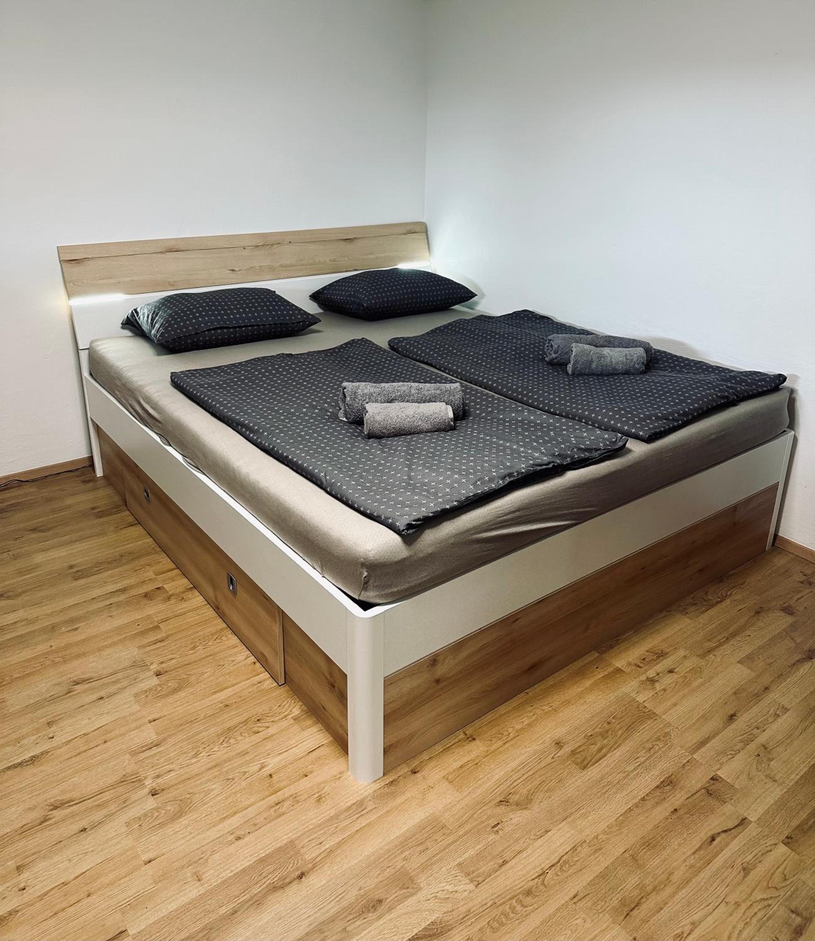 Moon Bay apartment - Free large parking