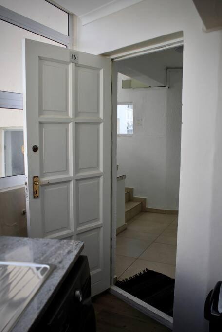 16 Serenity Studio - Dolphin Bay
