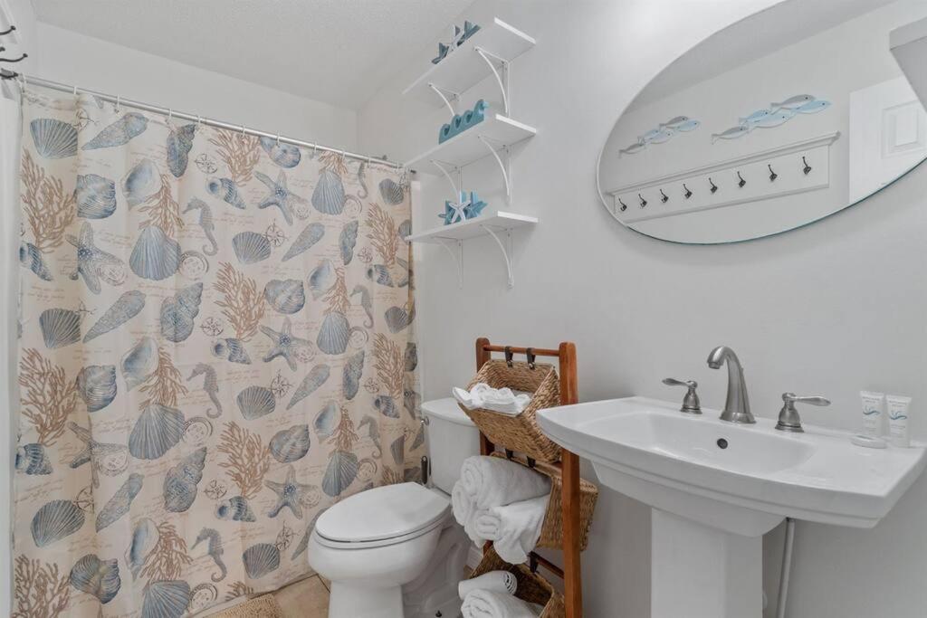 Beach Blessing a 2 bedroom 2.5-bathroom townhouse that sleeps up to 10 in Miramar Beach, FL view 3