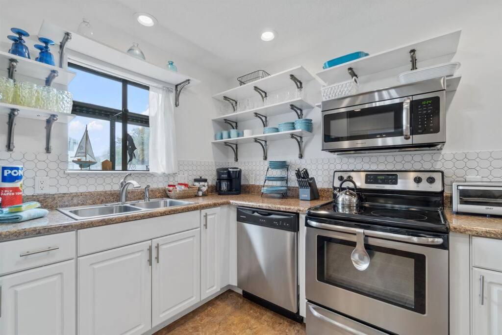 Beach Blessing a 2 bedroom 2.5-bathroom townhouse that sleeps up to 10 in Miramar Beach, FL view 5