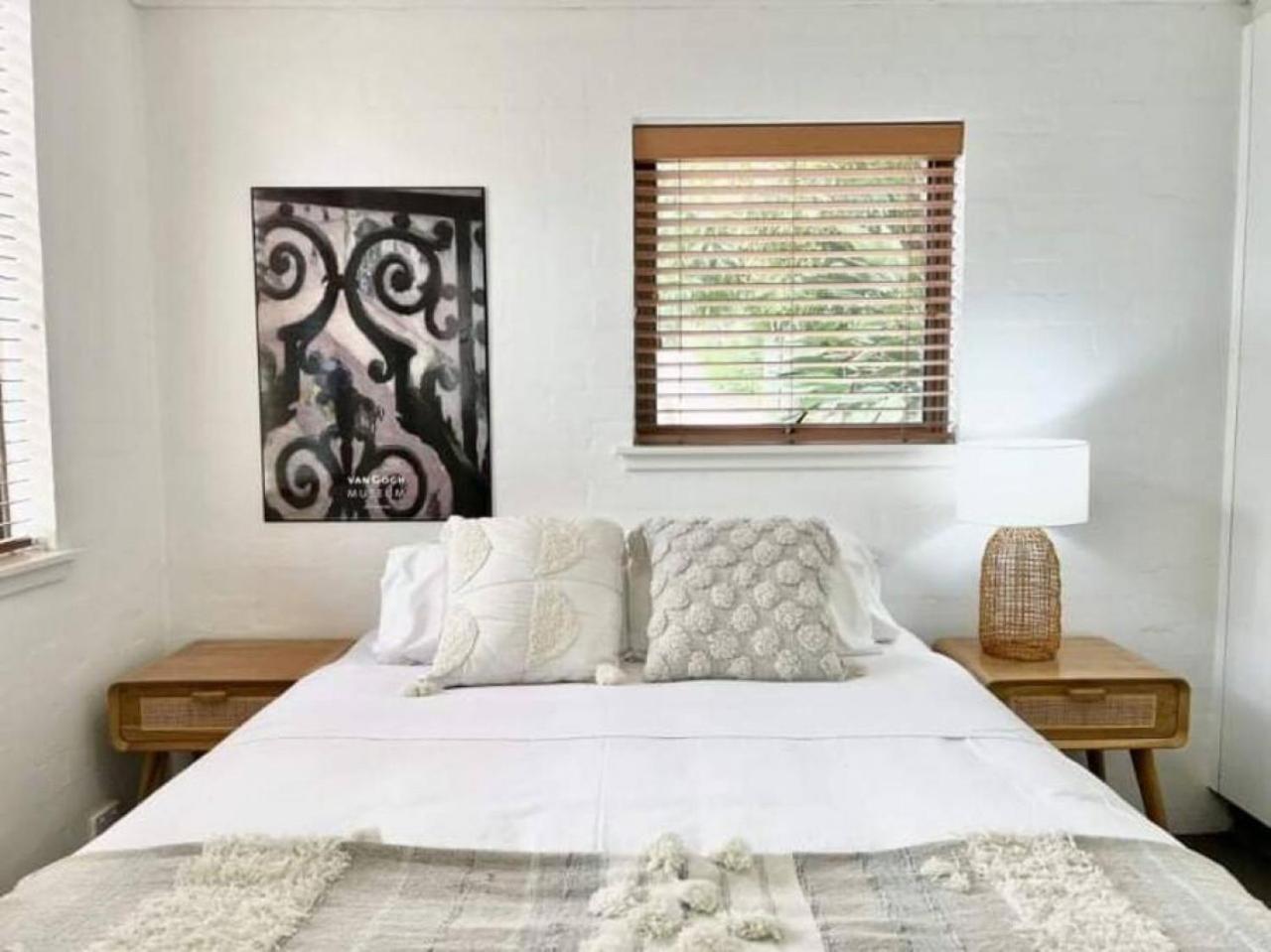 Paradise plantation on Noosa Hill 143NI
