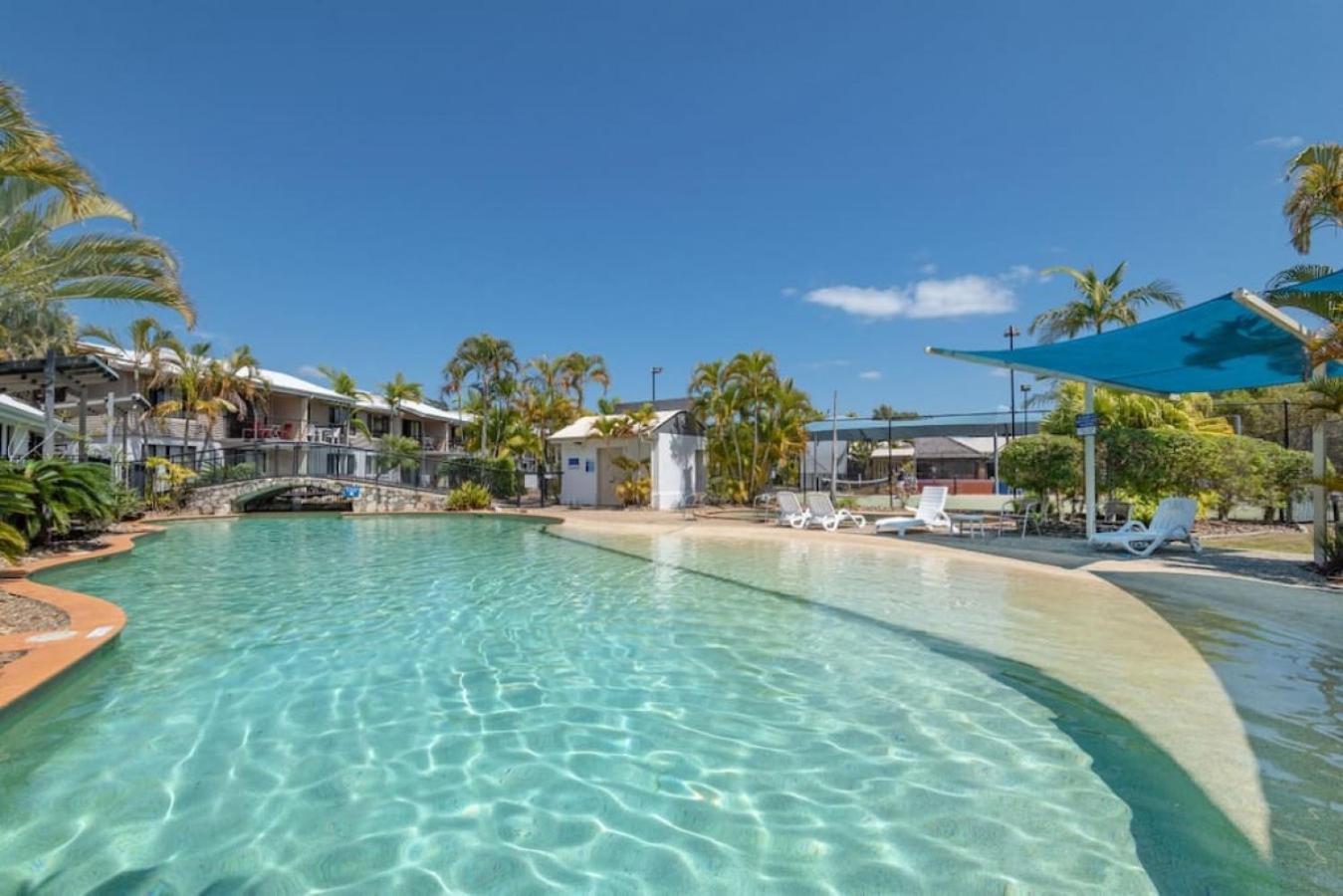 Tranquil Noosa retreat minutes from the river 40IP