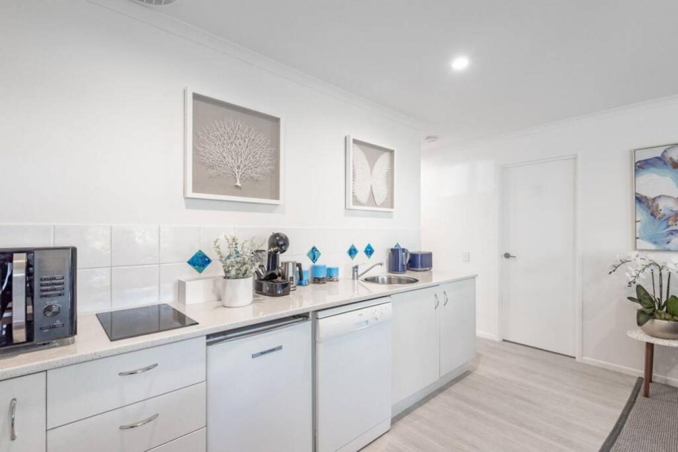 Tranquil Noosa retreat minutes from the river 40IP
