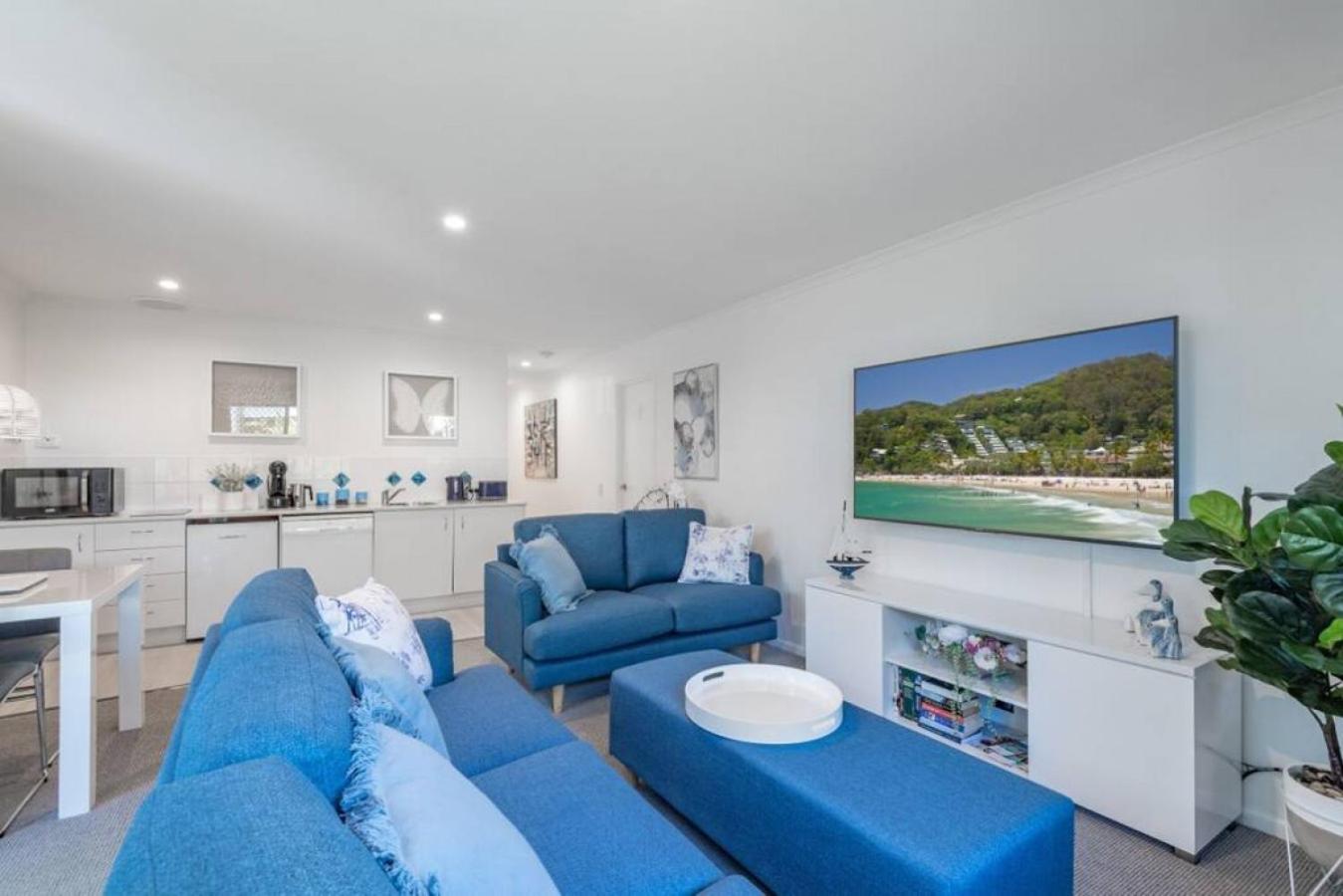 Tranquil Noosa retreat minutes from the river 40IP