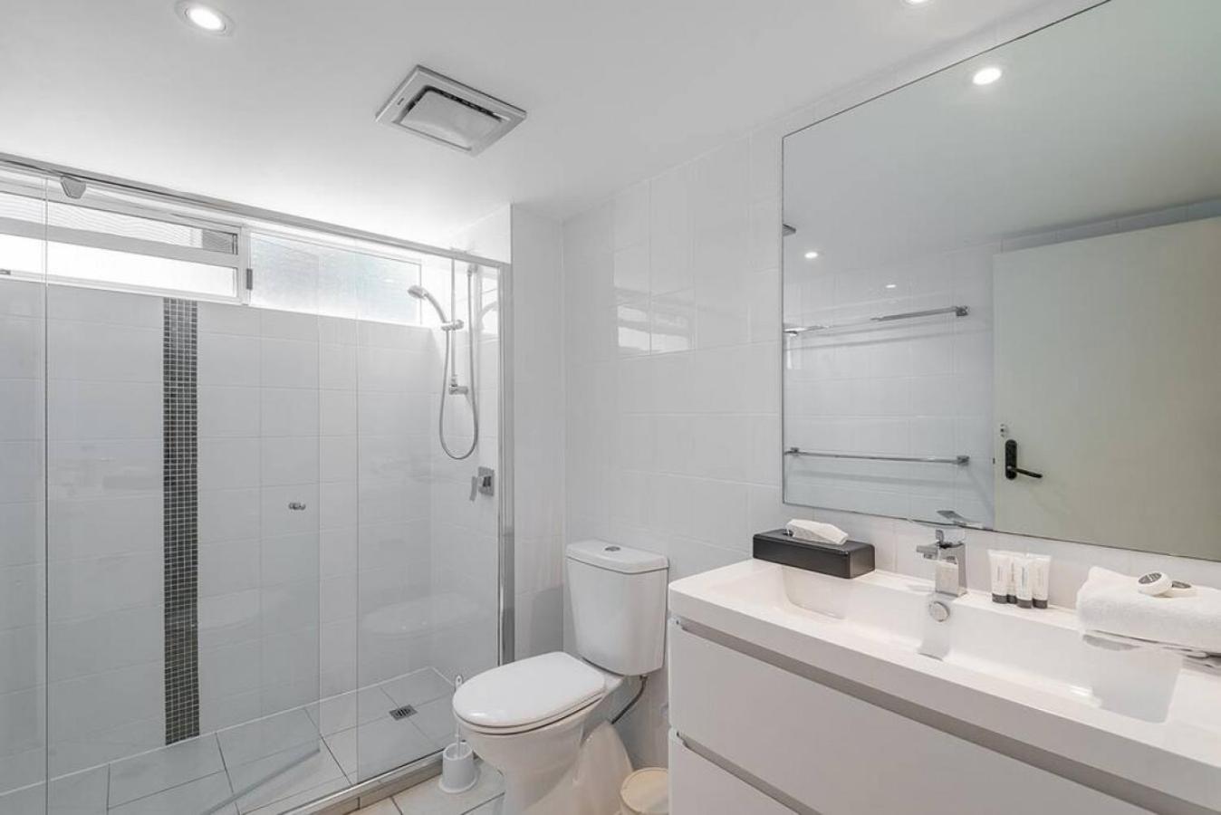 3BH Stunning Views Heart Of Noosa