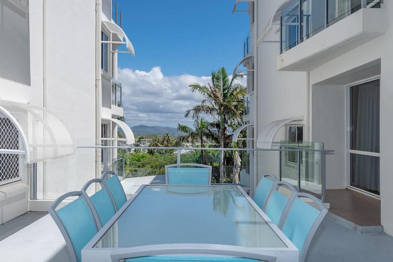 3BH Stunning Views Heart Of Noosa