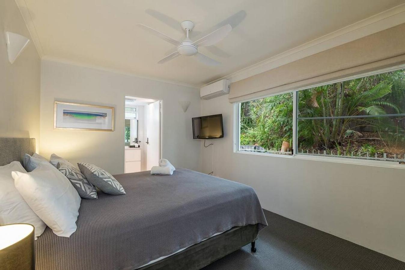 3BH Stunning Views Heart Of Noosa