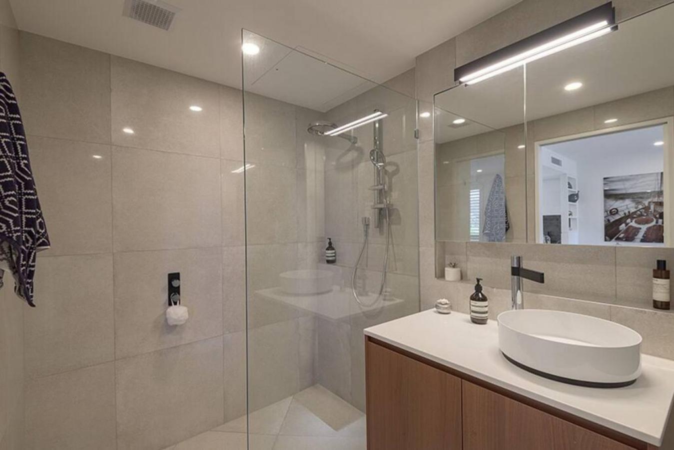 Luxury in the Heart of Hastings street 628
