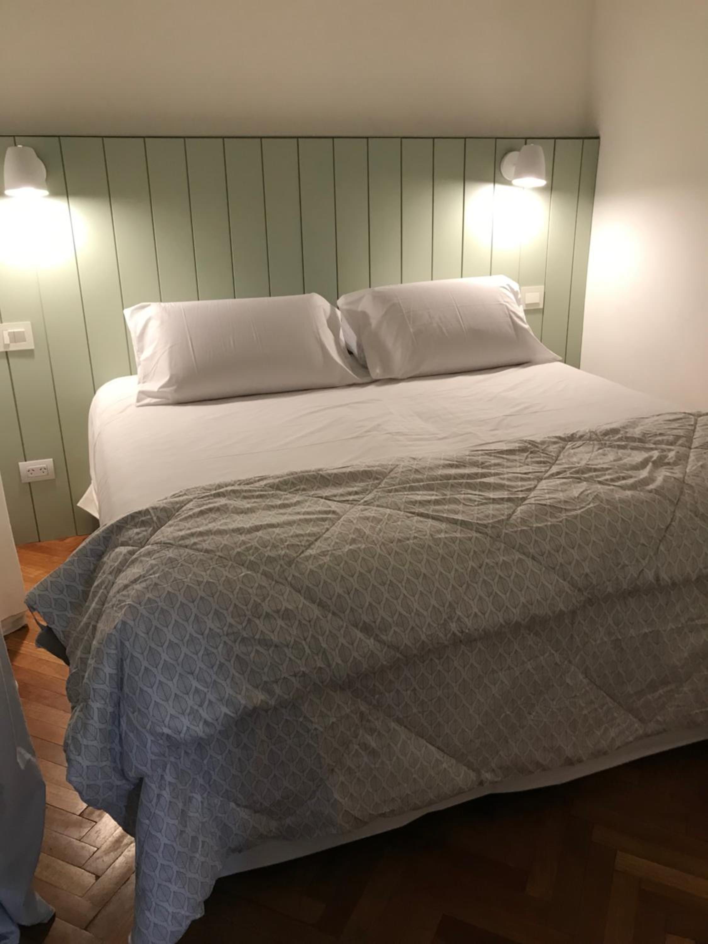 Fabulous and Quiet Apartment+Balcony in Barrio Norte. Your easy access to Buenos Aires!