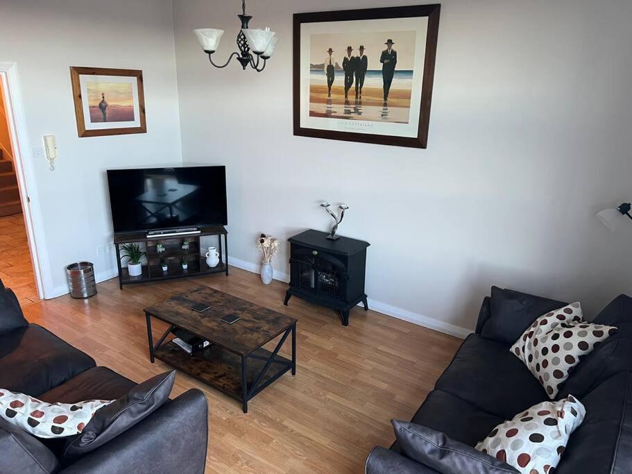 High Quality 2 Bedroom Town Centre Apartment view 5