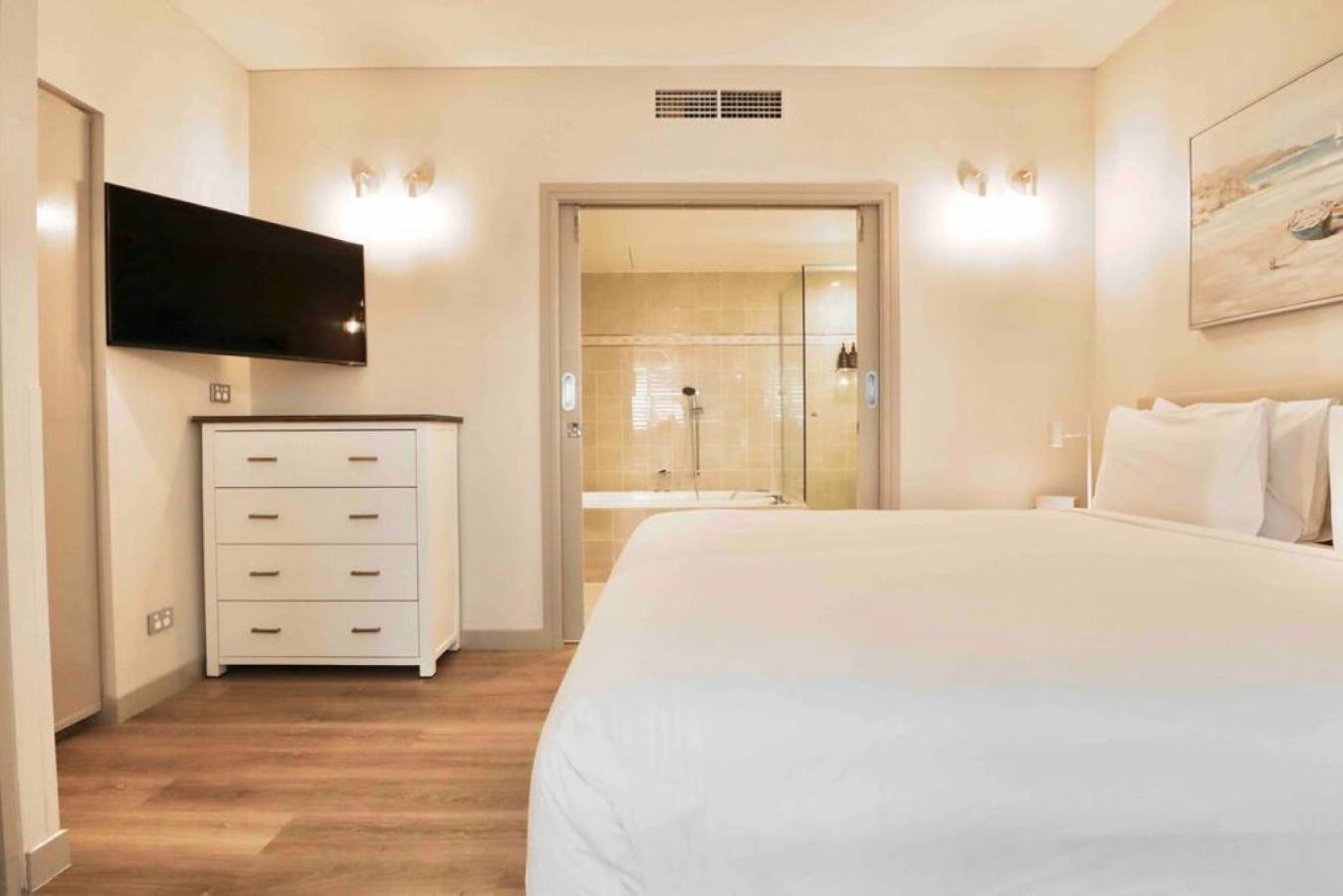 Hastings St Freshly renovated 513