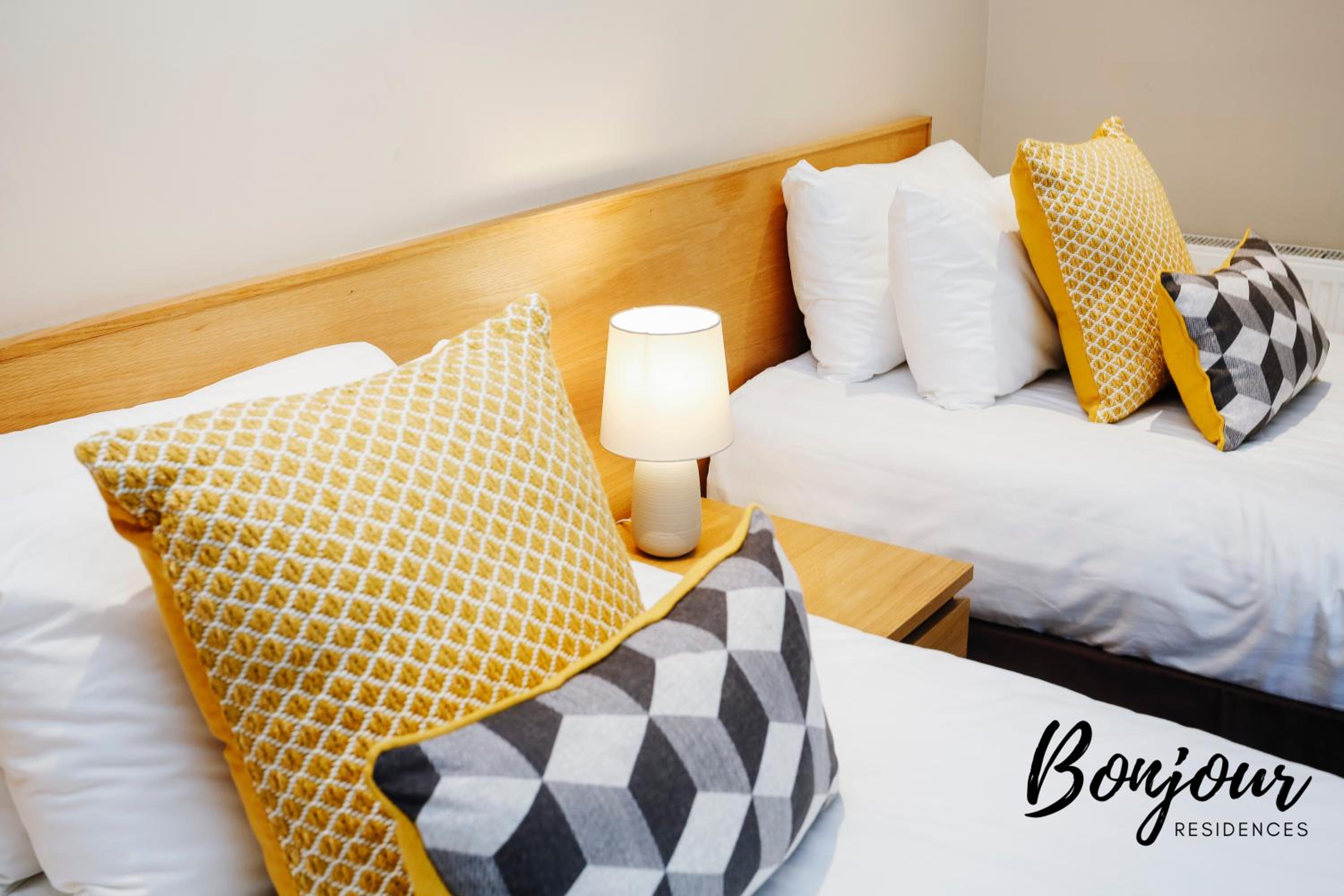 Montmartre Suite - New Town 3BR-3BA Main Door - by Bonjour Residences Edinburgh view 3