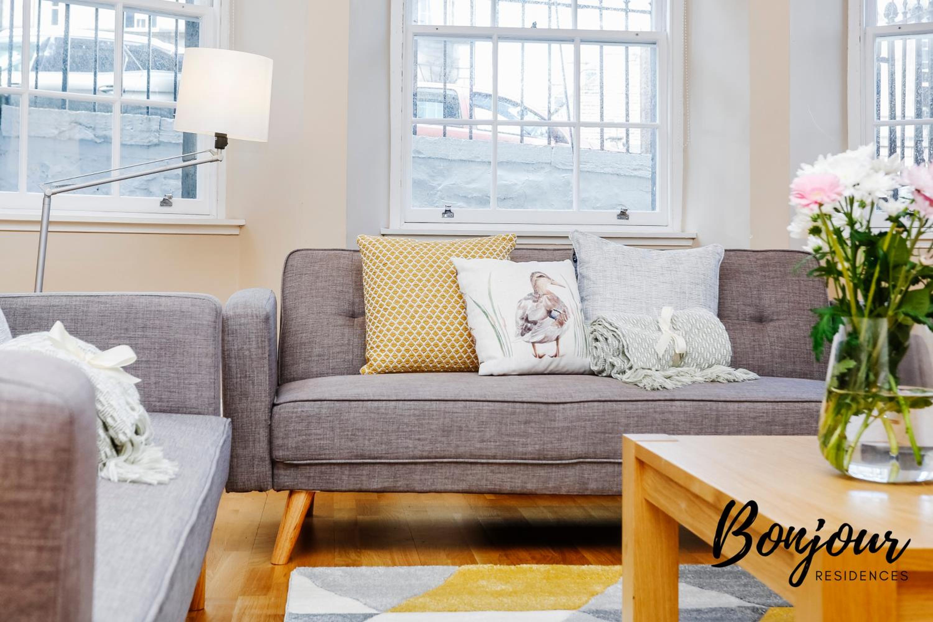 Montmartre Suite - New Town 3BR-3BA Main Door - by Bonjour Residences Edinburgh view 2