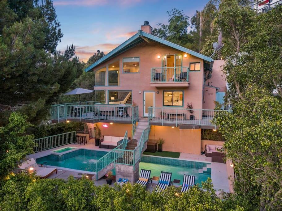 Laurel Canyon Hideaway - booking issues email Lawrencelaurelcyn at gmail