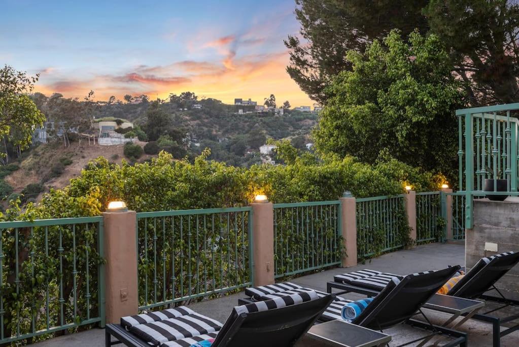 Laurel Canyon Hideaway - booking issues email Lawrencelaurelcyn at gmail