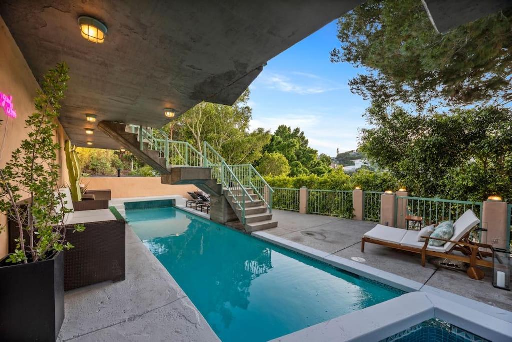 Laurel Canyon Hideaway - booking issues email Lawrencelaurelcyn at gmail