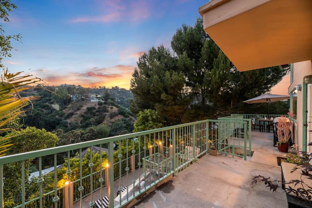 Laurel Canyon Hideaway - booking issues email Lawrencelaurelcyn at gmail