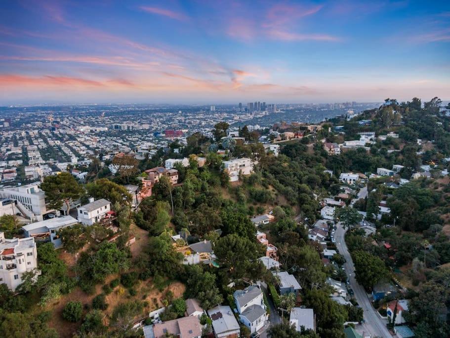 Laurel Canyon Hideaway - booking issues email Lawrencelaurelcyn at gmail