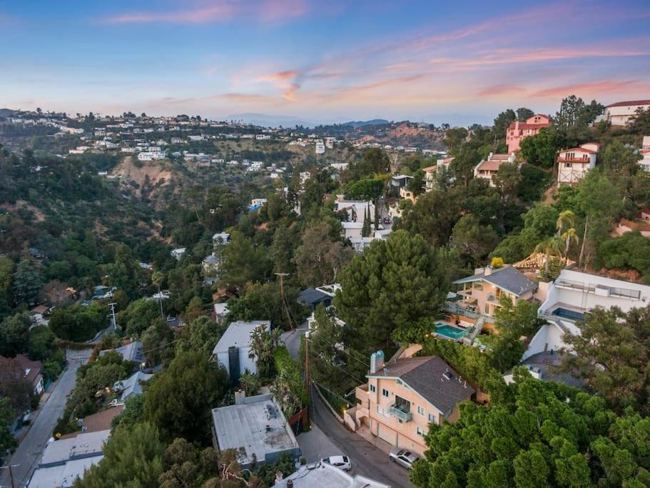Laurel Canyon Hideaway - booking issues email Lawrencelaurelcyn at gmail