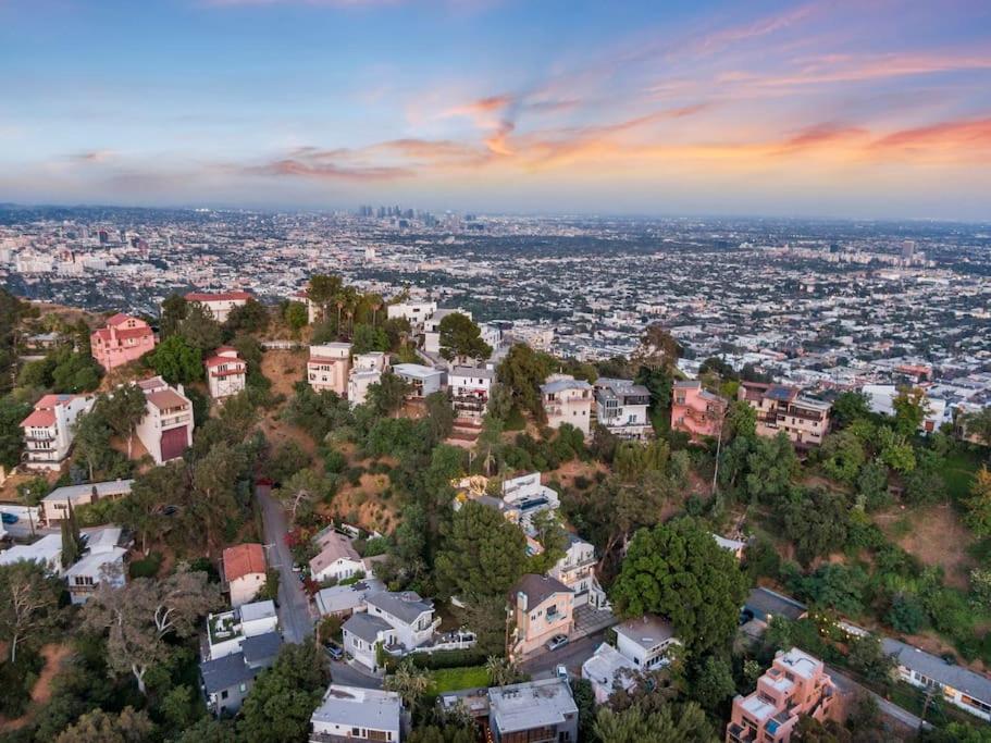 Laurel Canyon Hideaway - booking issues email Lawrencelaurelcyn at gmail