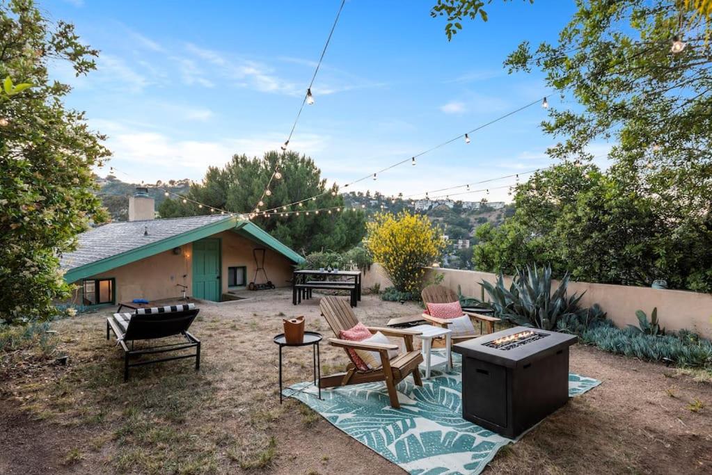 Laurel Canyon Hideaway - booking issues email Lawrencelaurelcyn at gmail