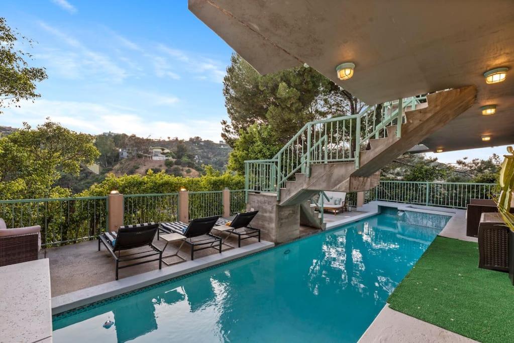 Laurel Canyon Hideaway - booking issues email Lawrencelaurelcyn at gmail