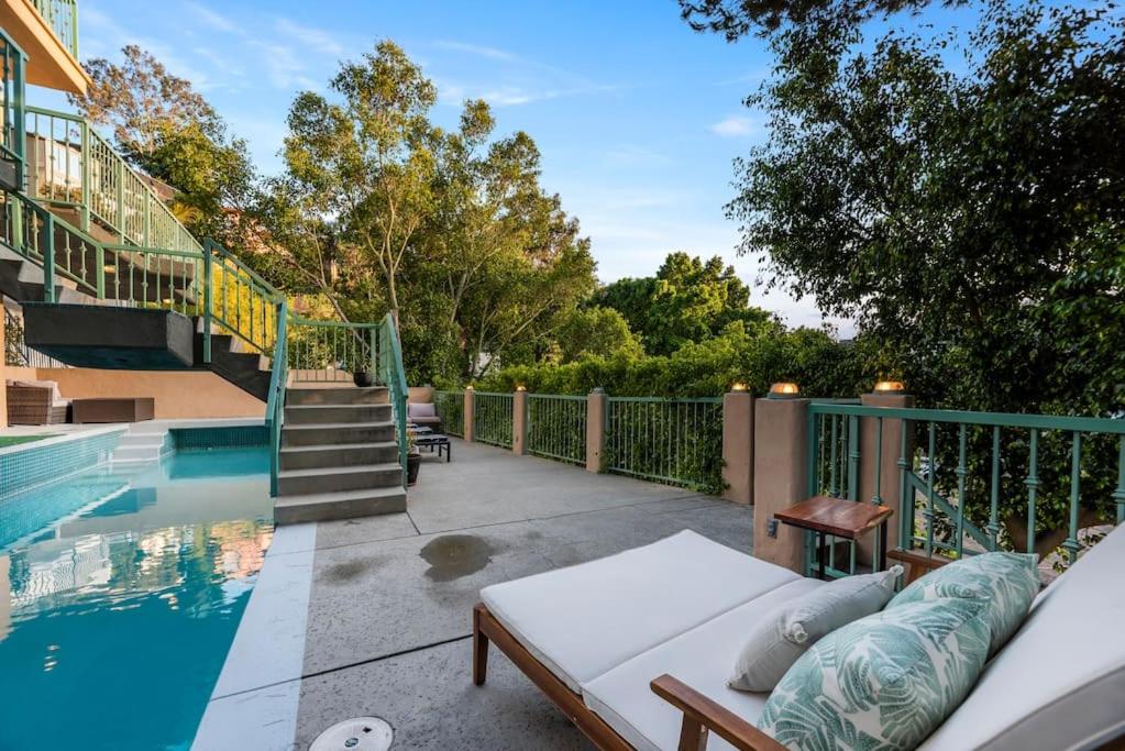 Laurel Canyon Hideaway - booking issues email Lawrencelaurelcyn at gmail