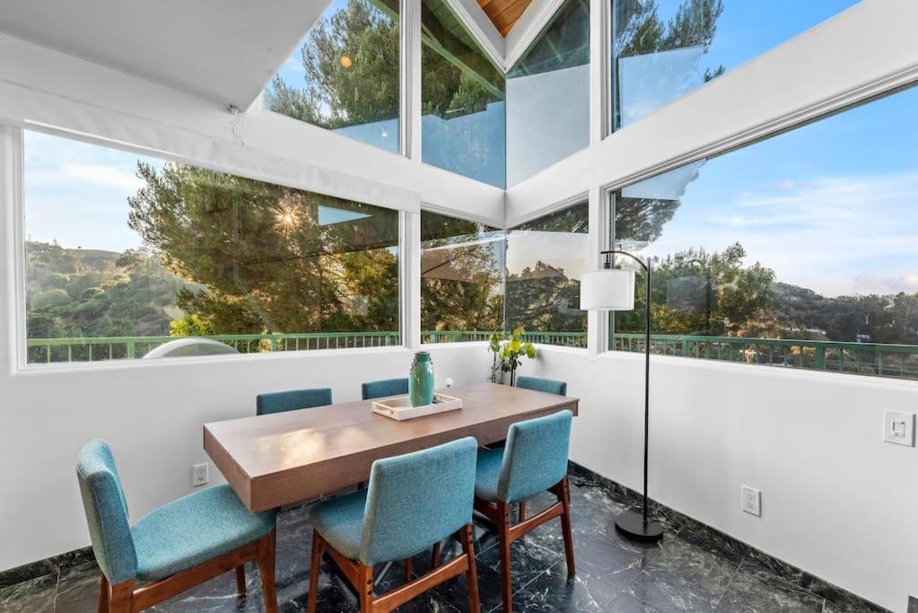 Laurel Canyon Hideaway - booking issues email Lawrencelaurelcyn at gmail
