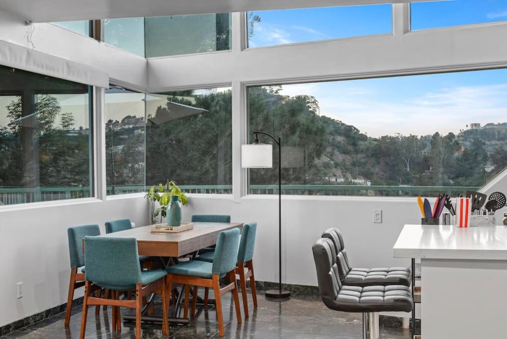 Laurel Canyon Hideaway - booking issues email Lawrencelaurelcyn at gmail