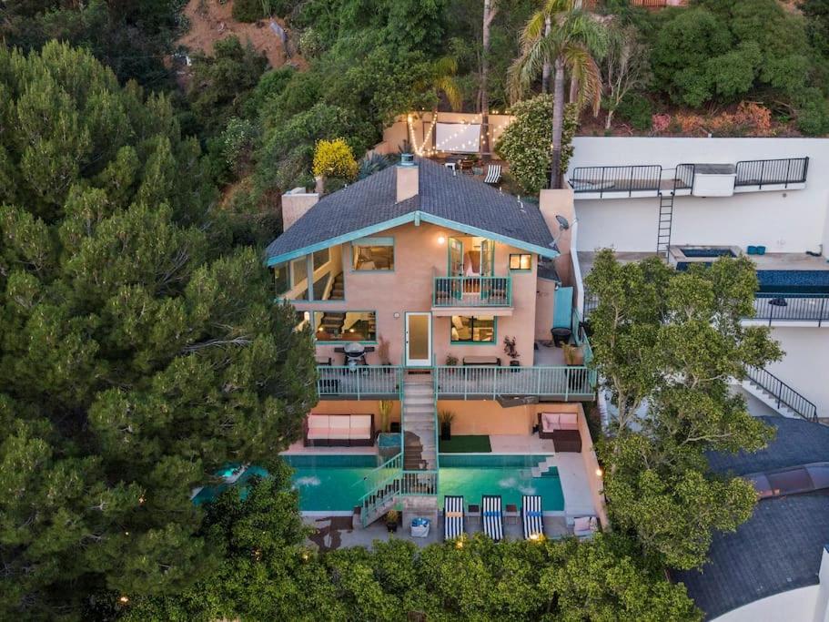 Laurel Canyon Hideaway - booking issues email Lawrencelaurelcyn at gmail