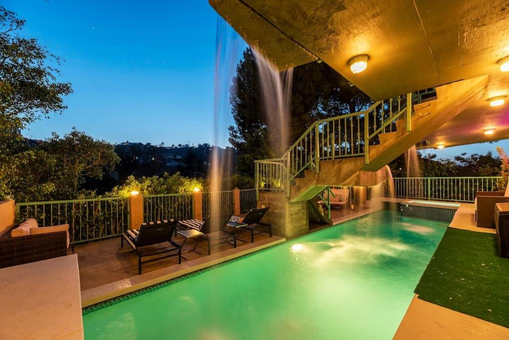 Laurel Canyon Hideaway - booking issues email Lawrencelaurelcyn at gmail