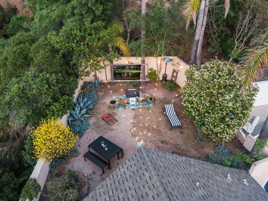 Laurel Canyon Hideaway - booking issues email Lawrencelaurelcyn at gmail