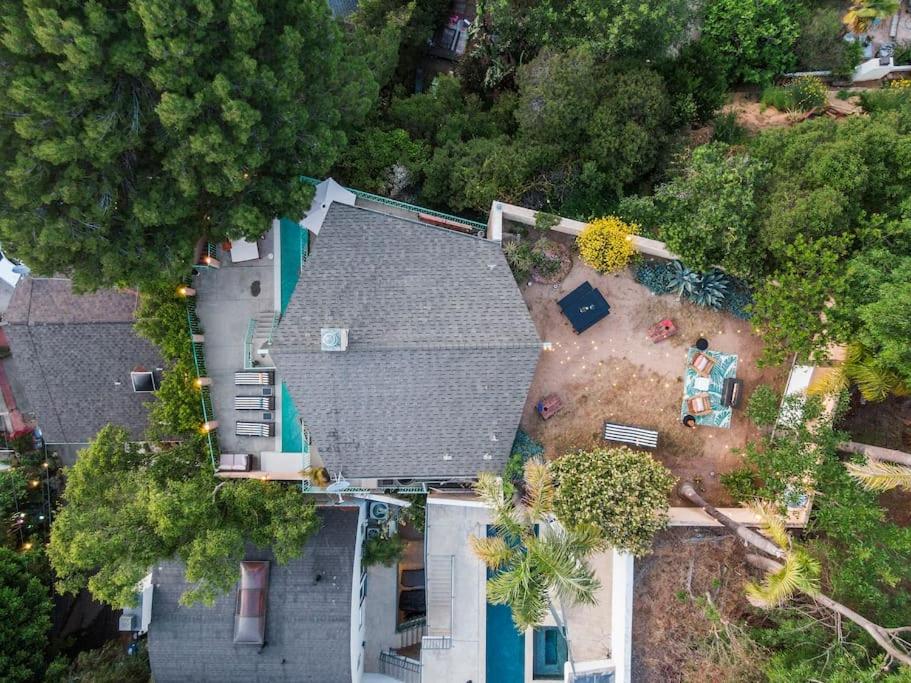 Laurel Canyon Hideaway - booking issues email Lawrencelaurelcyn at gmail
