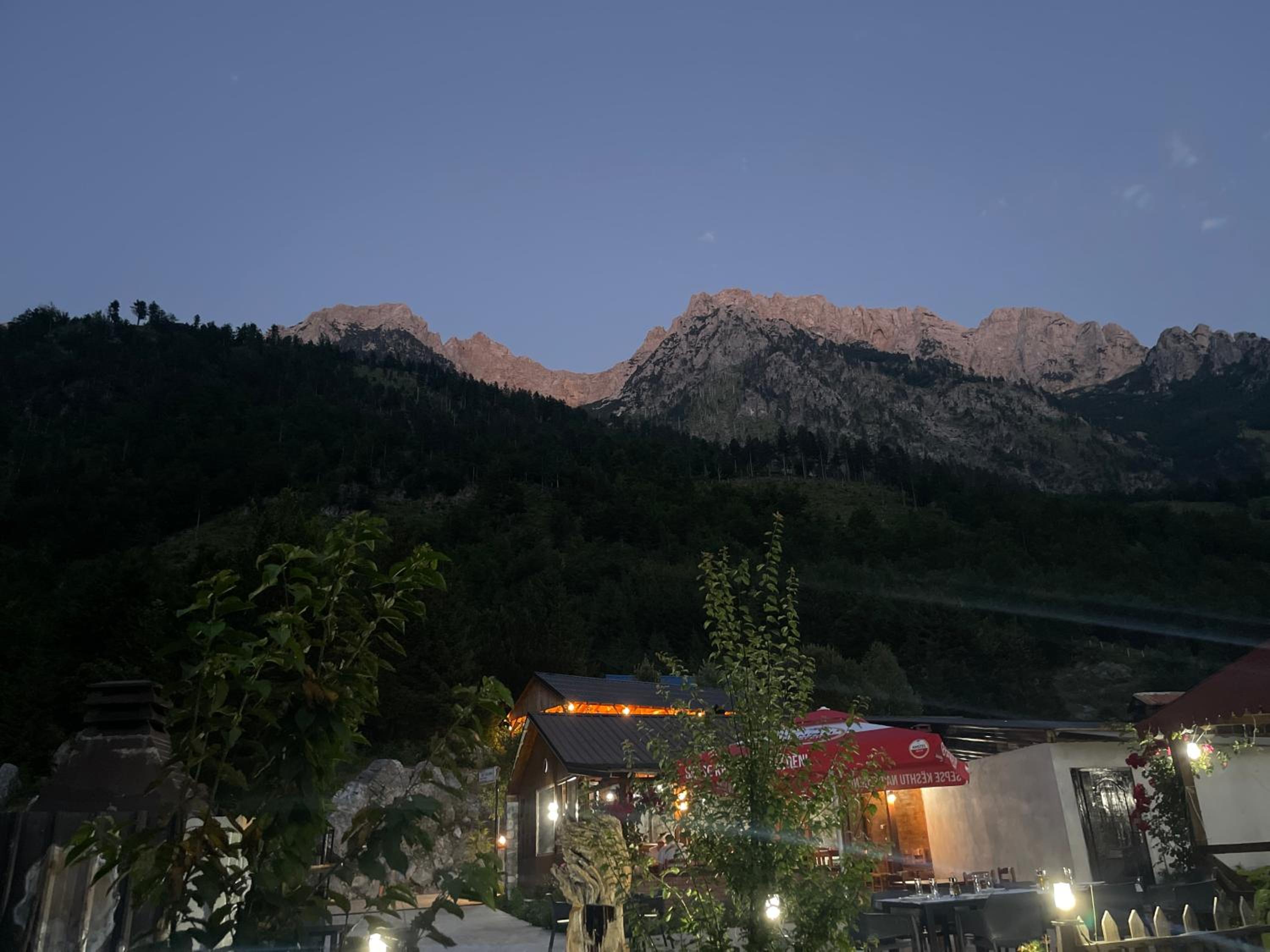 BUJTINA IZET SELIMAj