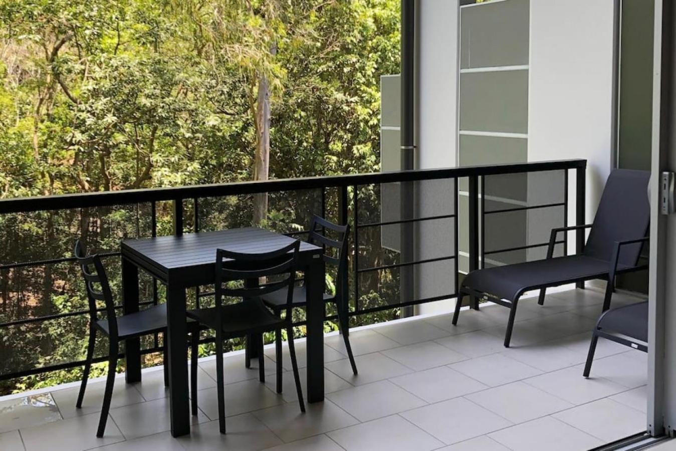 2 Bedroom Retreat above Hastings Street 8403