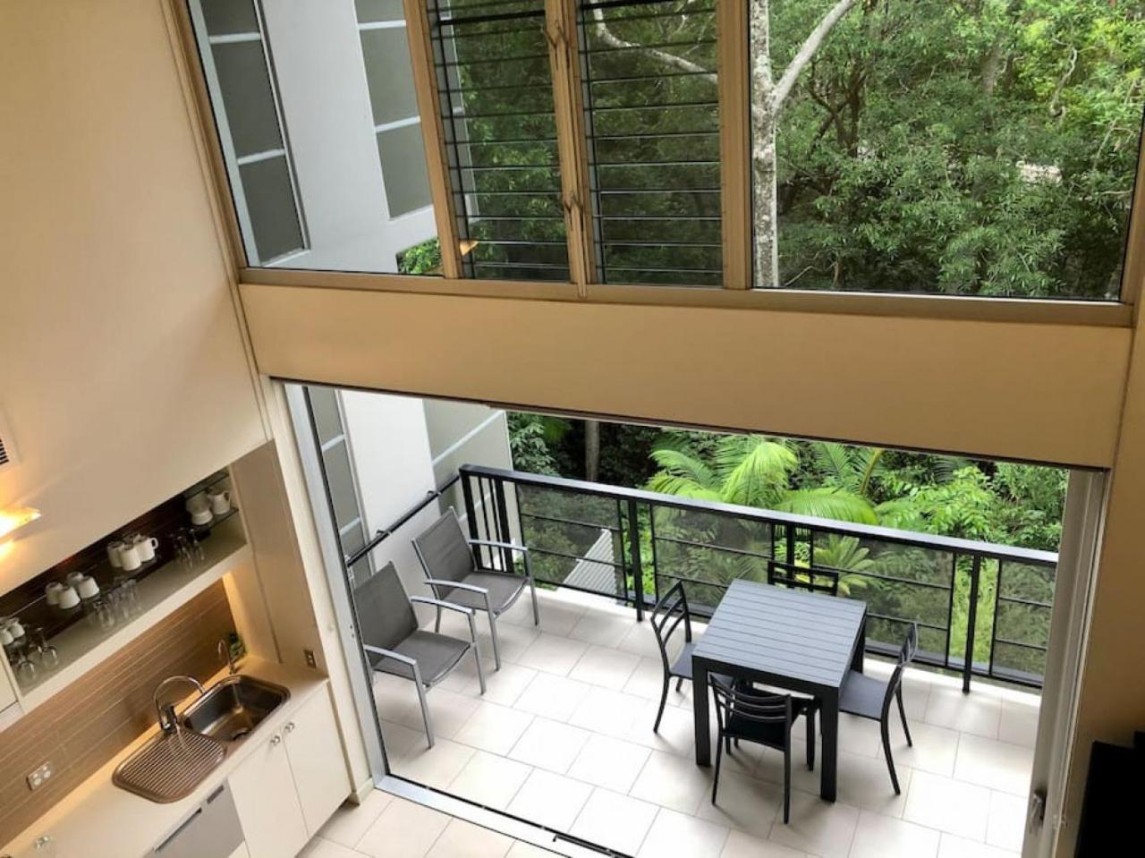 2 Bedroom Retreat above Hastings Street 8403