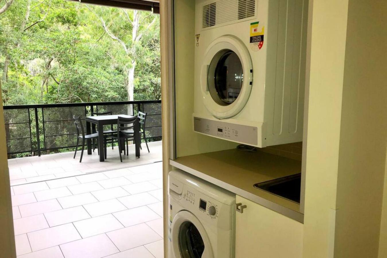 2 Bedroom Retreat above Hastings Street 8403