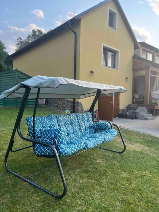 Vila v Brdech s bazénem, infra saunou a vybavením