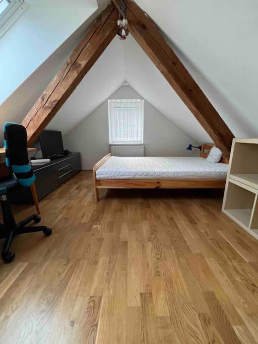 Vila v Brdech s bazénem, infra saunou a vybavením