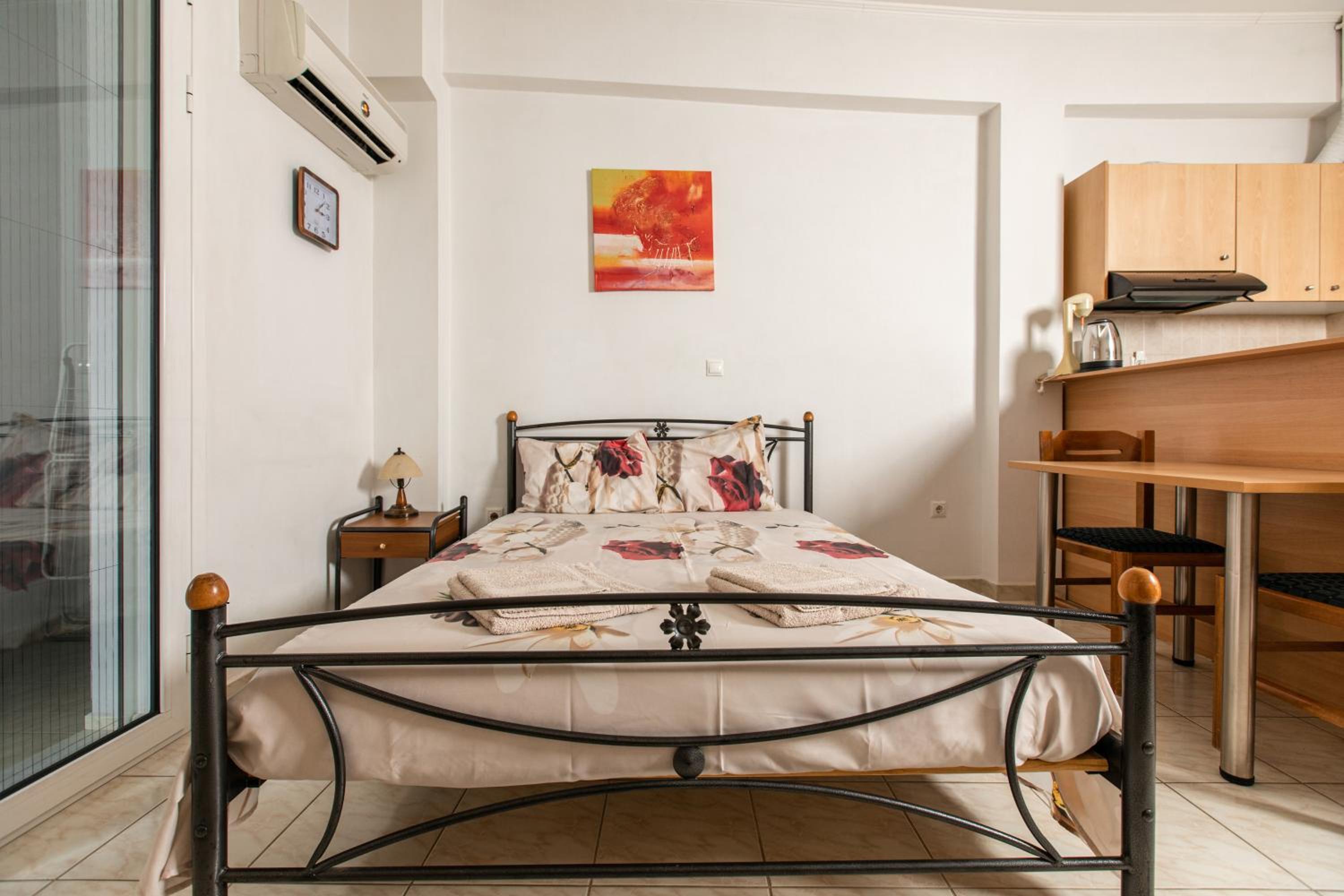 Central Cozy Apartment 4 photo 2