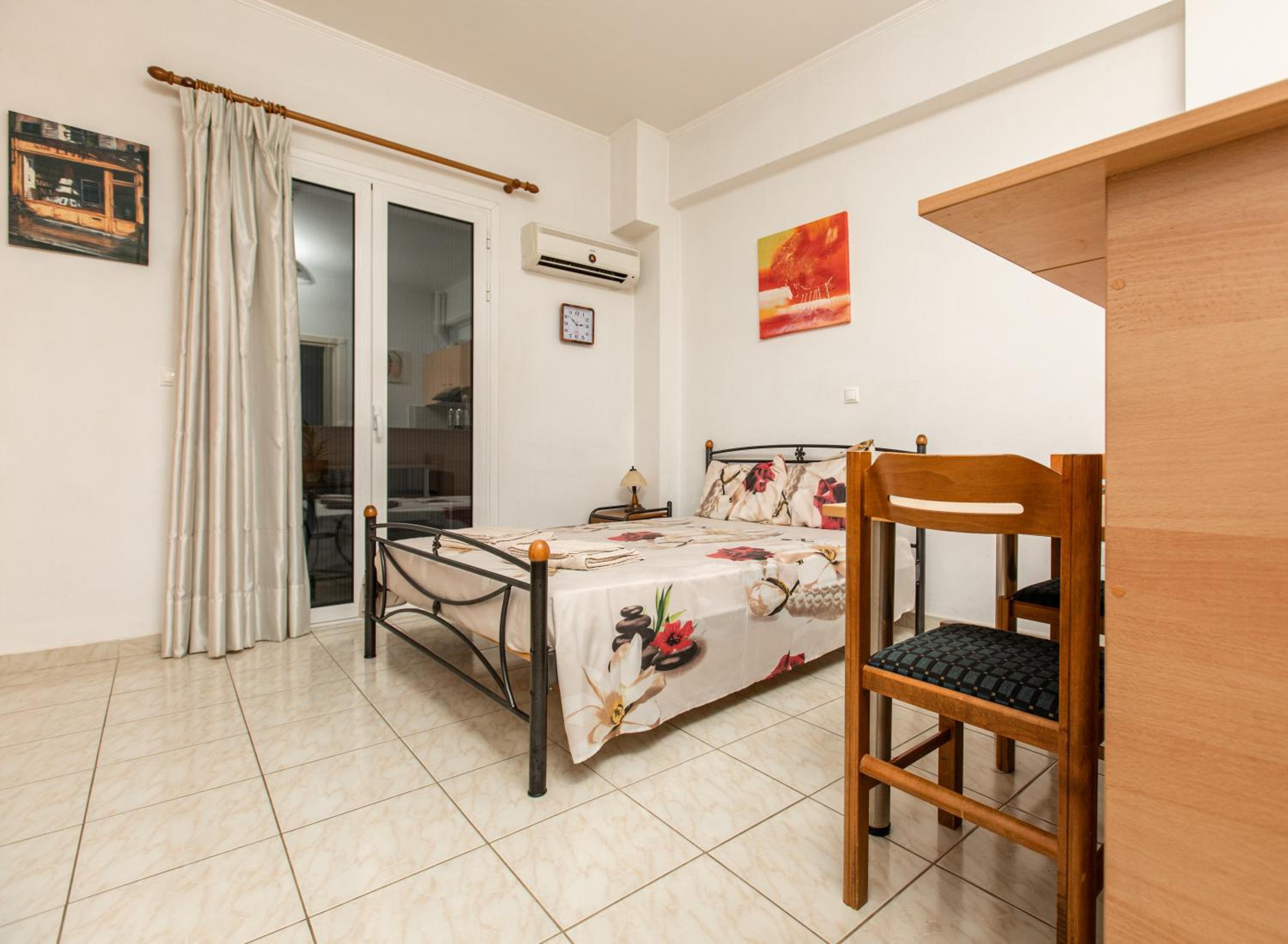 Central Cozy Apartment 4 photo 4