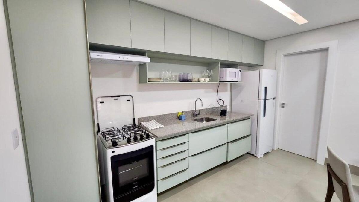 Estúdio com Quarto Privativo, TV e Cama Super King