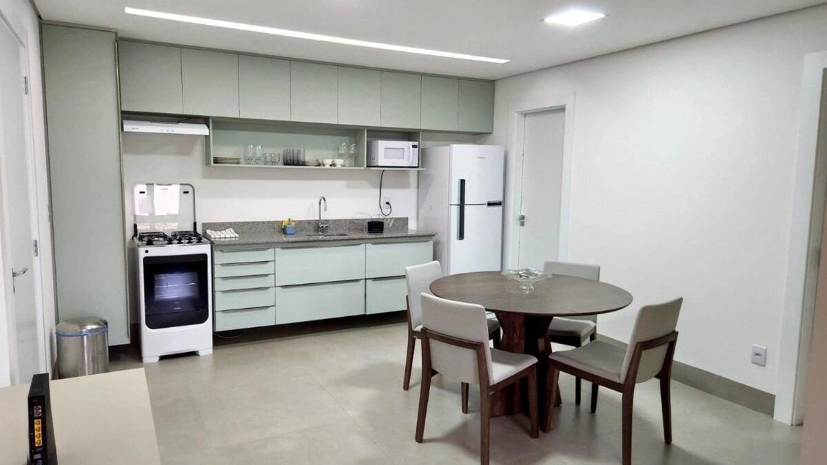 Estúdio com Quarto Privativo, TV e Cama Super King