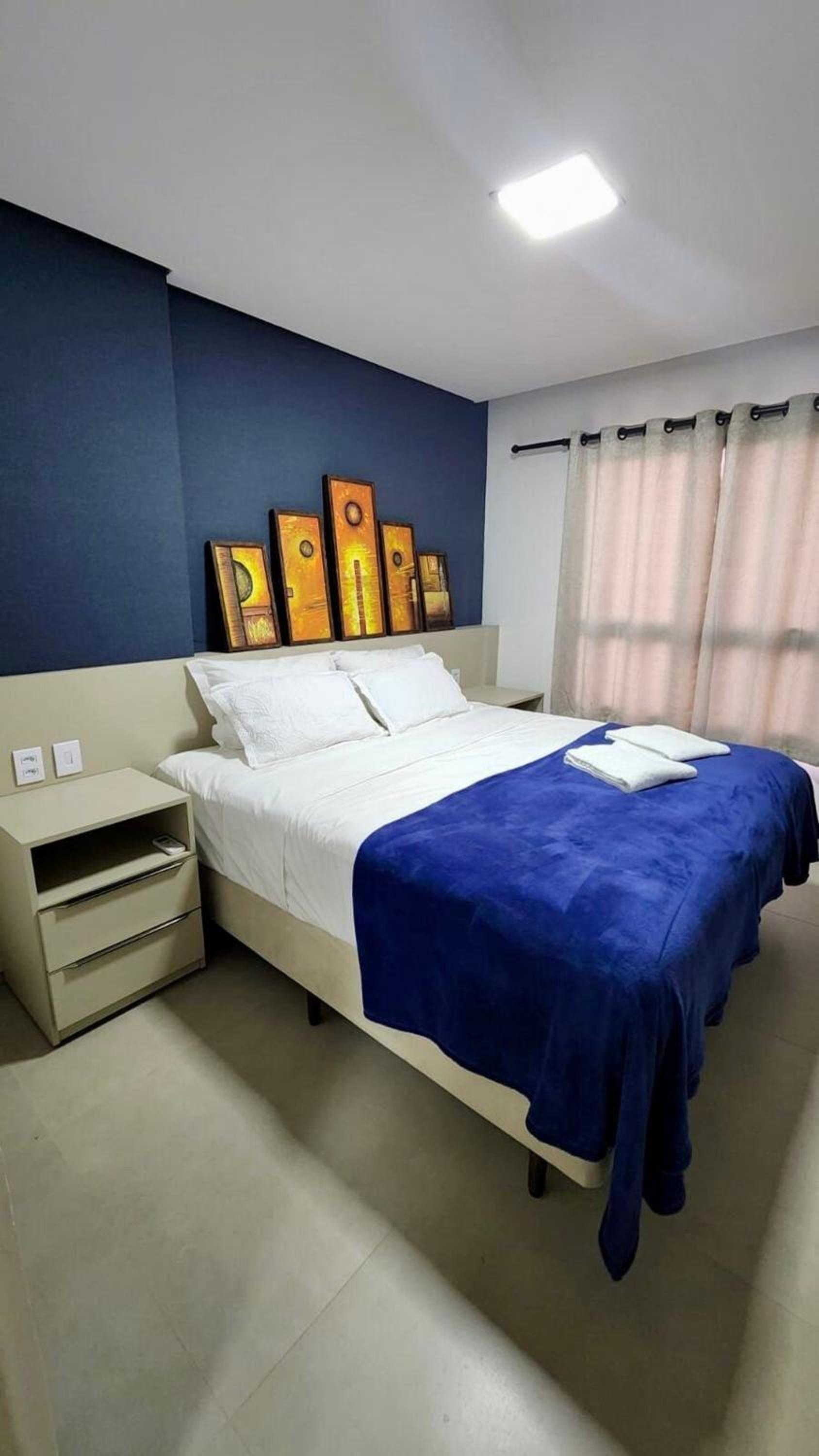 Estúdio com Quarto Privativo, TV e Cama Super King